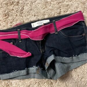1-2026A Abercrombie & Fitch Dark Blue Cropped Jeans with Pink Belt
